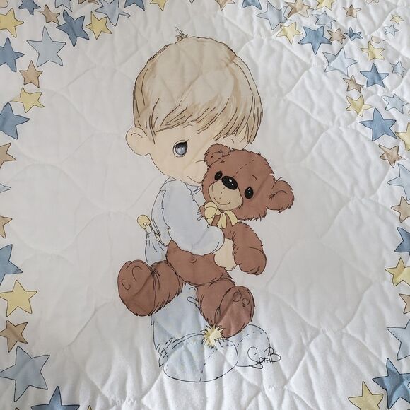 1986 Precious Moments Boy w/ Teddy Bear Quilted Crib Comforter Eyelet Trim 42x33 - Picture 2 of 8